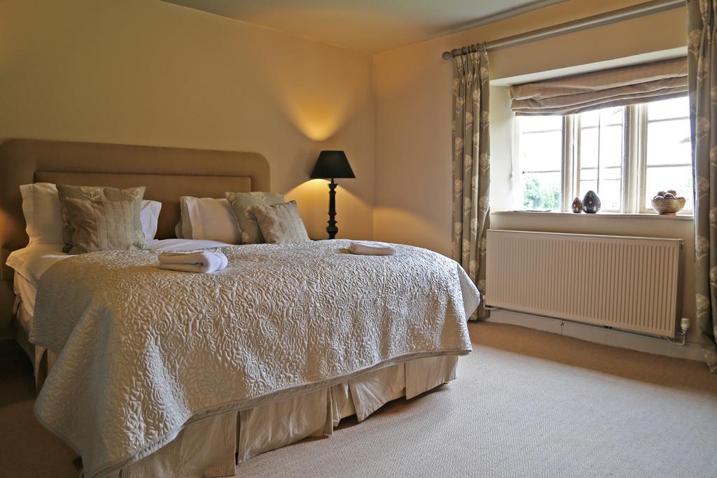 فندق The Seagrave Arms Weston Subedge الغرفة الصورة